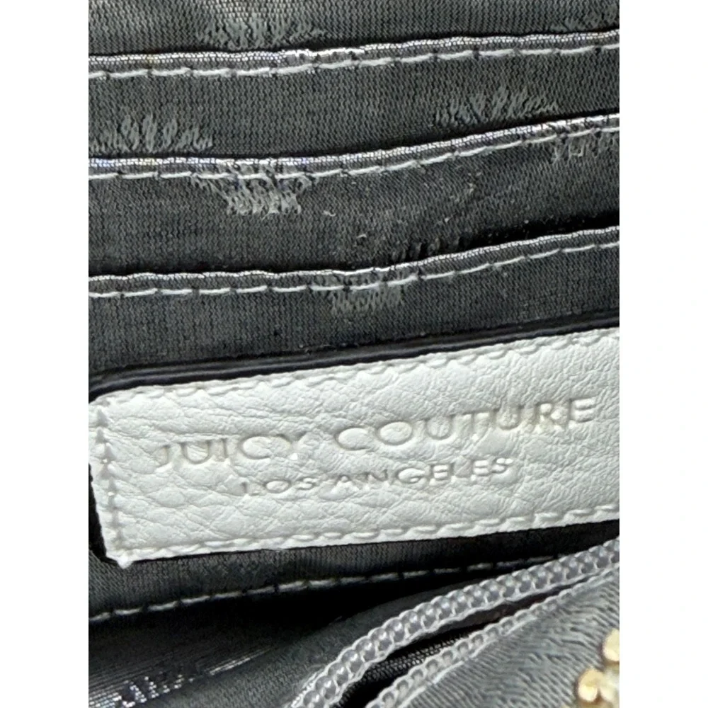 Juicy Couture White Pebbled Faux Leather Pleated Wristlet Wallet Gold Hardware